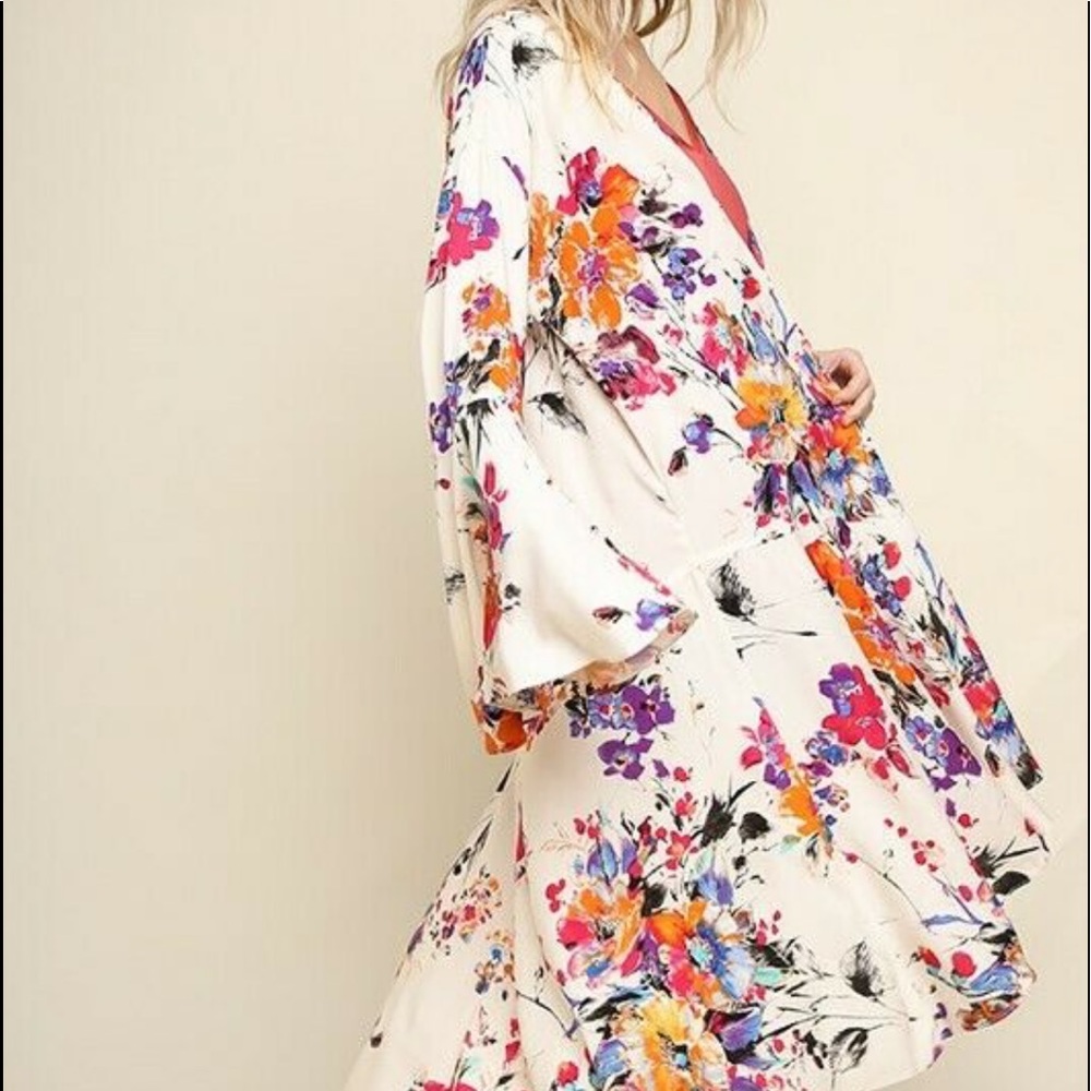 New Umgee Boho floral kimono - Picture 2 of 3